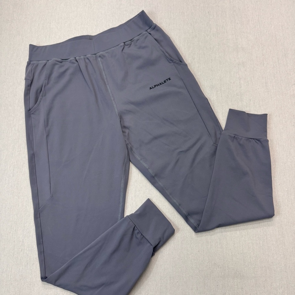 Alphalete Trace Jogger Pants Men's Size Medium Gray Sweatpants Athletic Tapered